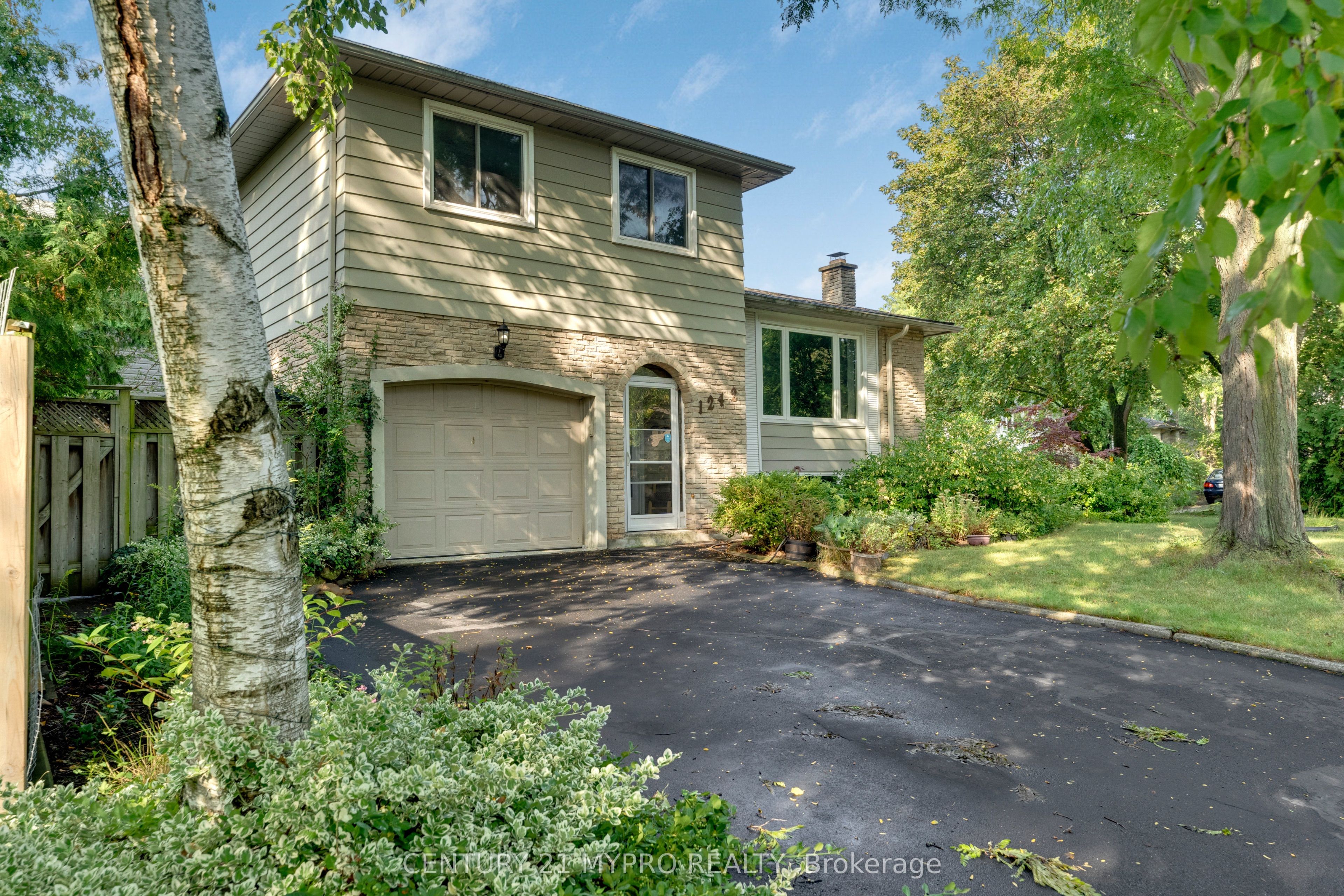 1242 Richards Crescent, Oakville, On L6h 1r3