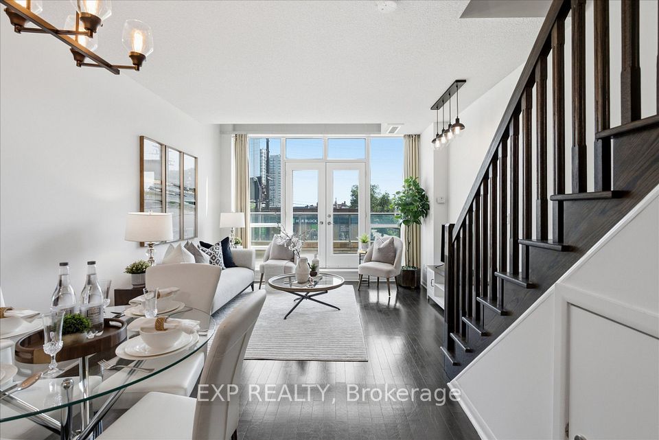 3391 Bloor Street W 221, Toronto, On M8x 1g3