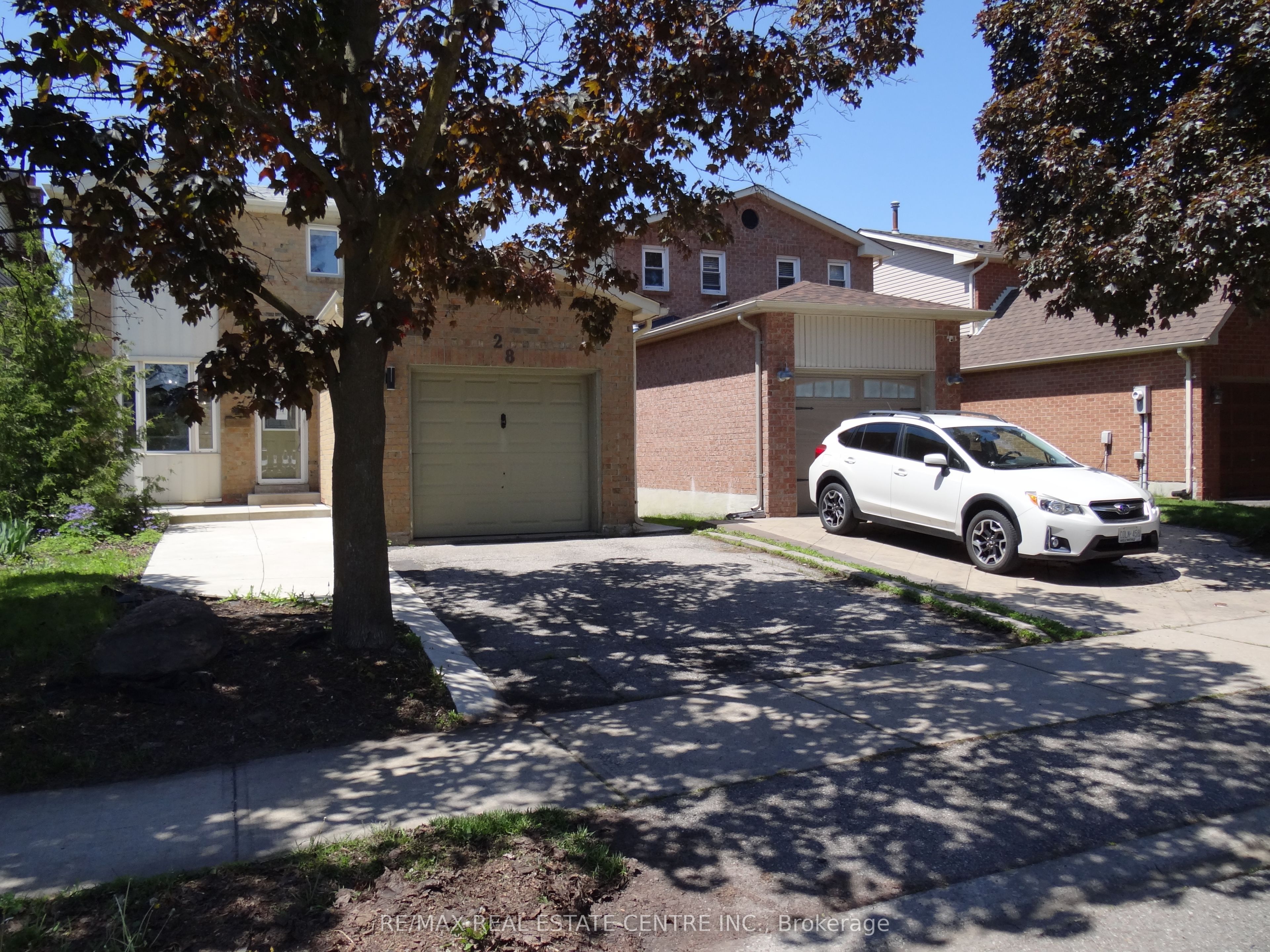 28 Rawling Crescent, Brampton, On L6z 1n8