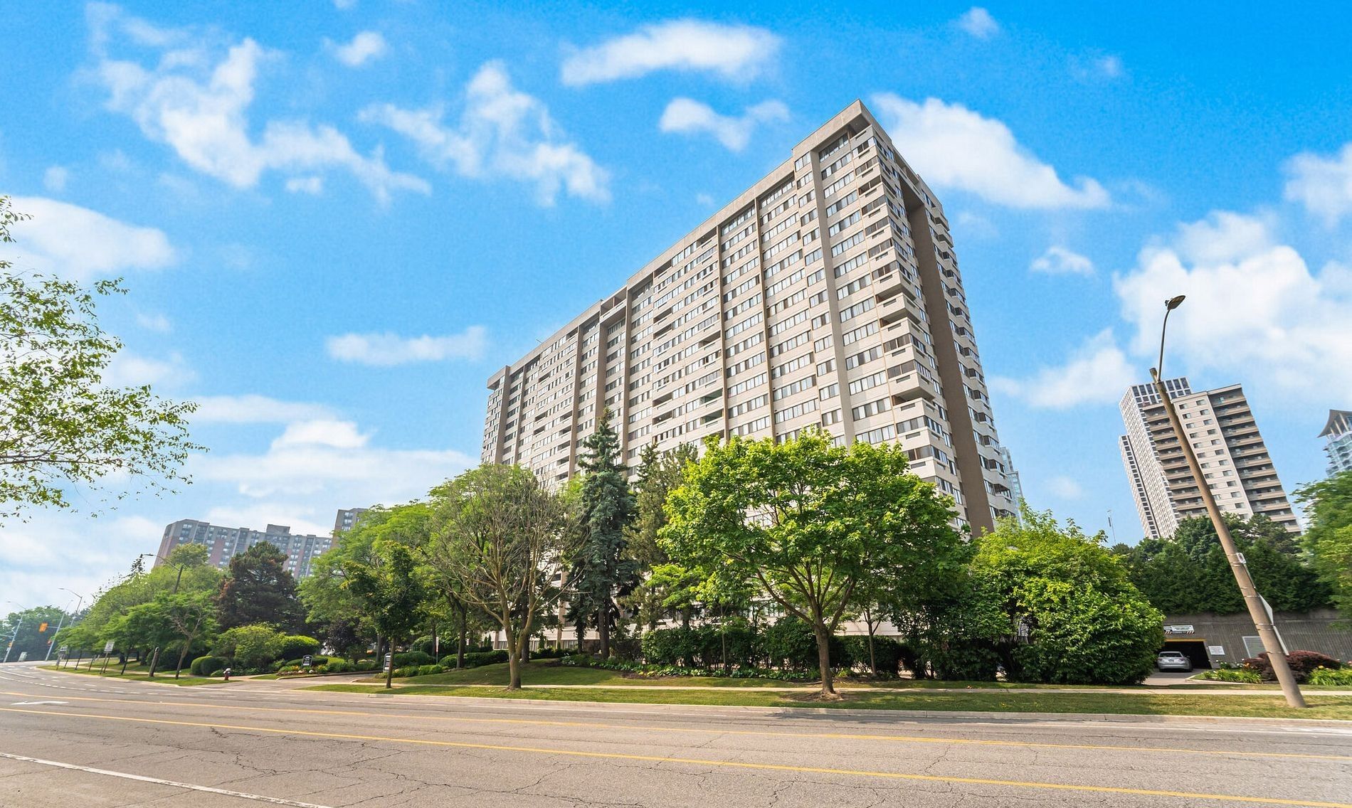 1580 Mississauga Valley Boulevard 906, Mississauga, On L5a 3t8