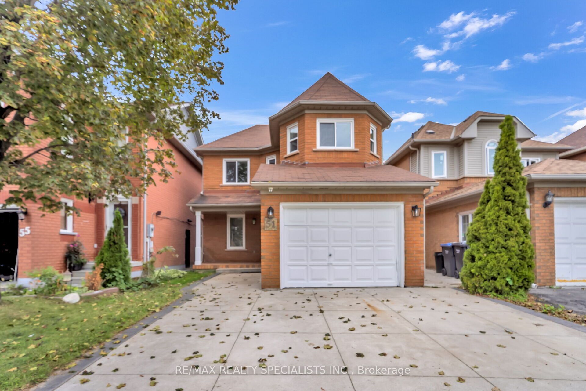 51 Blue Spruce Street, Brampton, On L6r 1c4