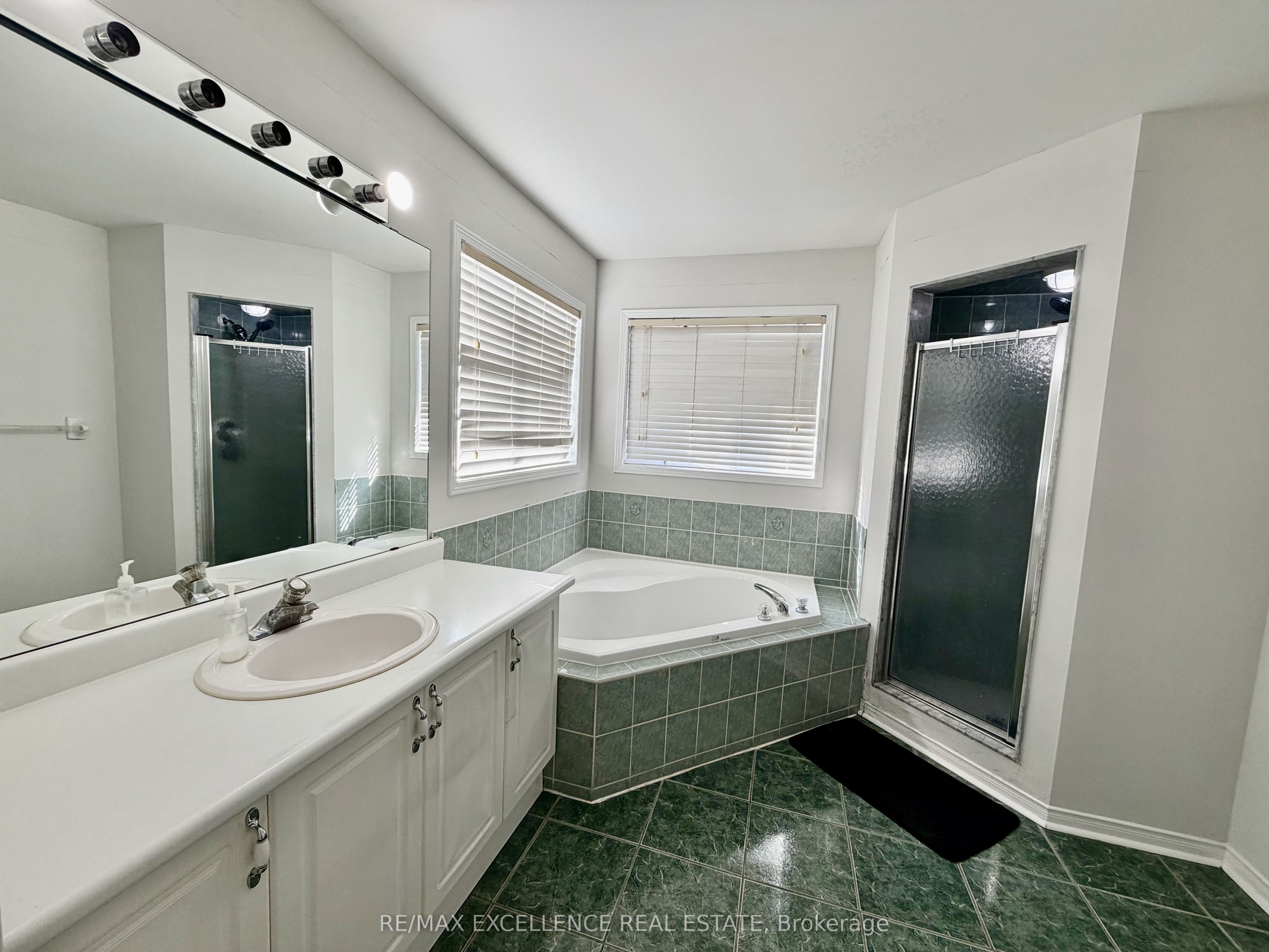 222 Vintage Gate, Brampton, On L6x 5b2