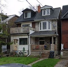 285 Salem Avenue Apt 1, Toronto, On M6h 3c8
