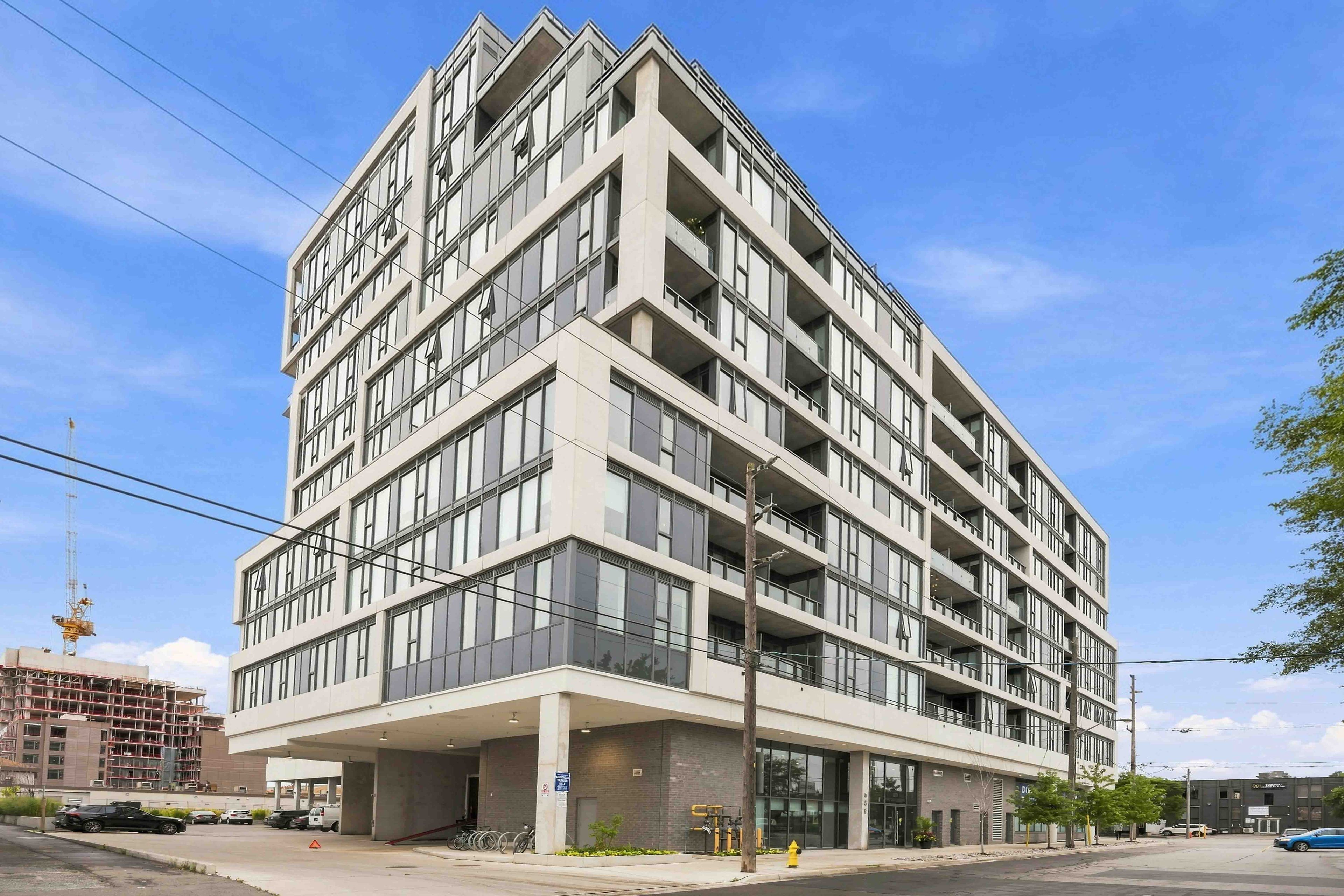 859 The Queensway 217, Toronto, On M8z 1n8