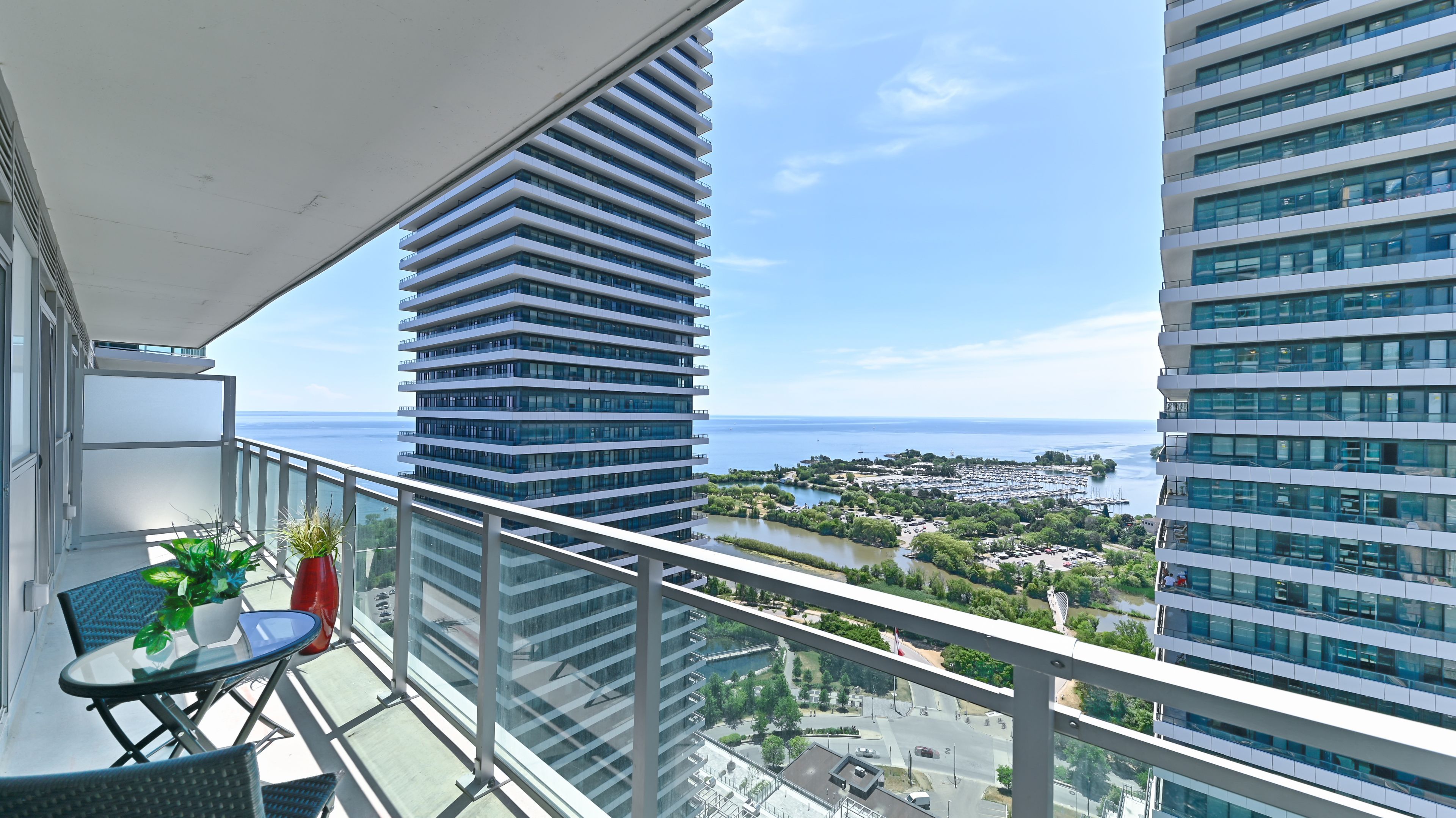 33 Shore Breeze Drive 2901, Toronto, On M8v 1a1