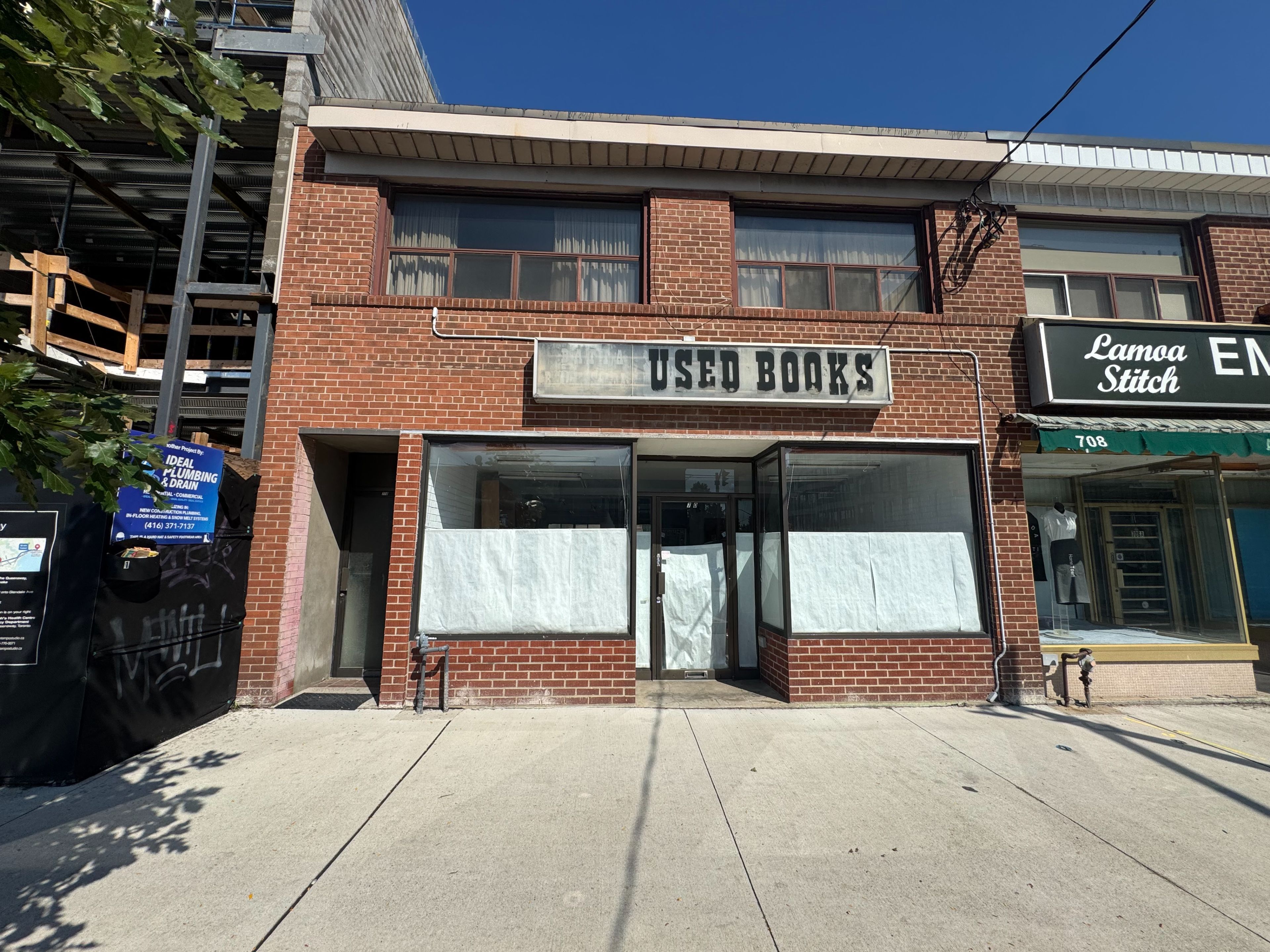 710 The Queensway Avenue, Toronto, On M8y 1l3
