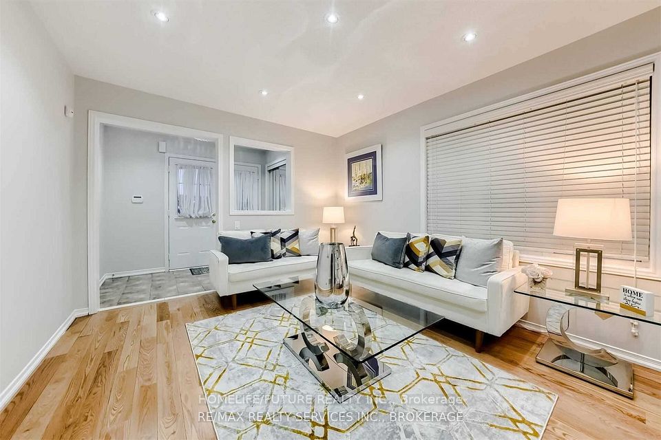 24 Oklahoma Drive, Brampton, On L6p 3j7