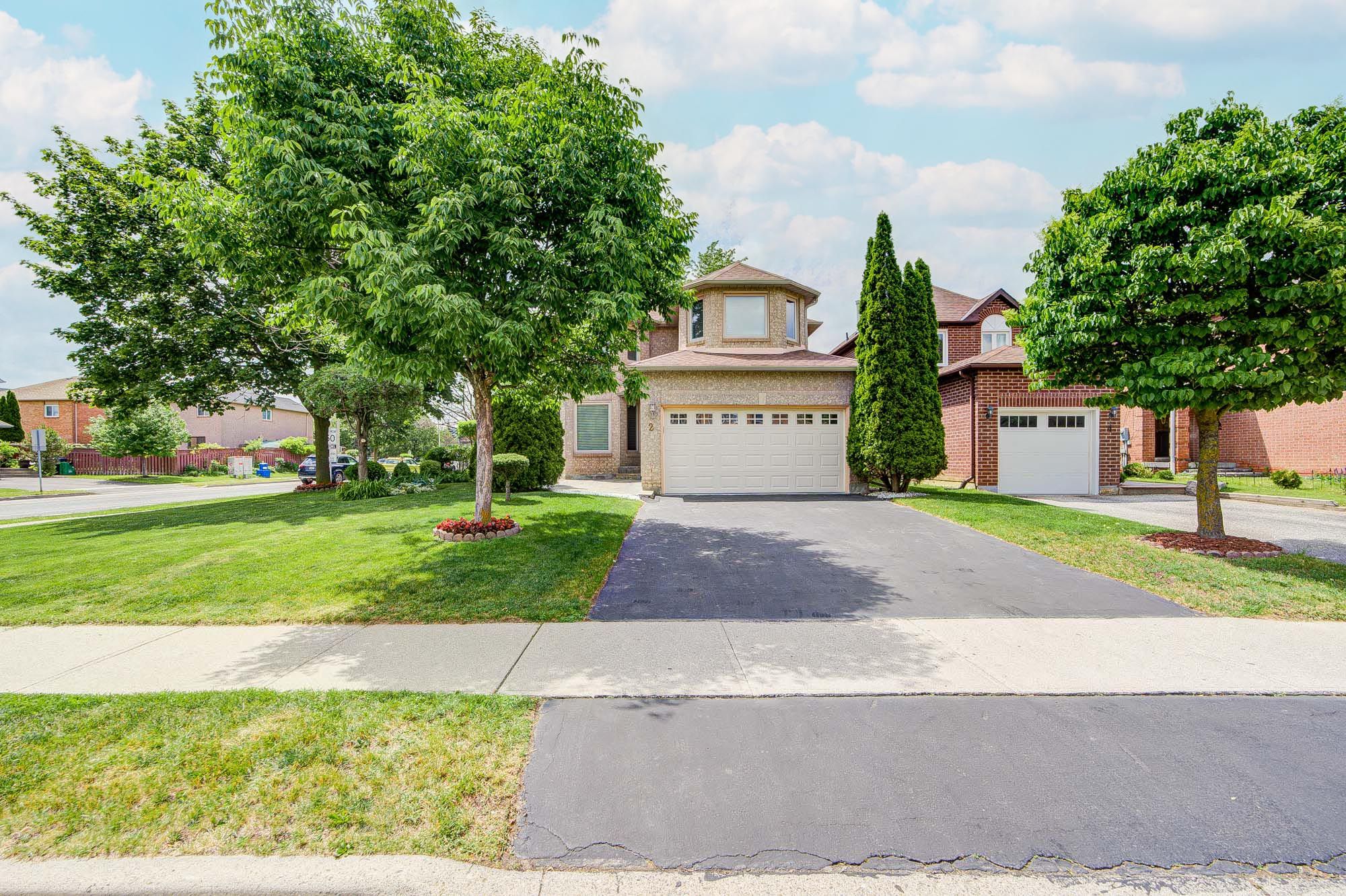 2 Banner Road, Brampton, On L6x 4k6