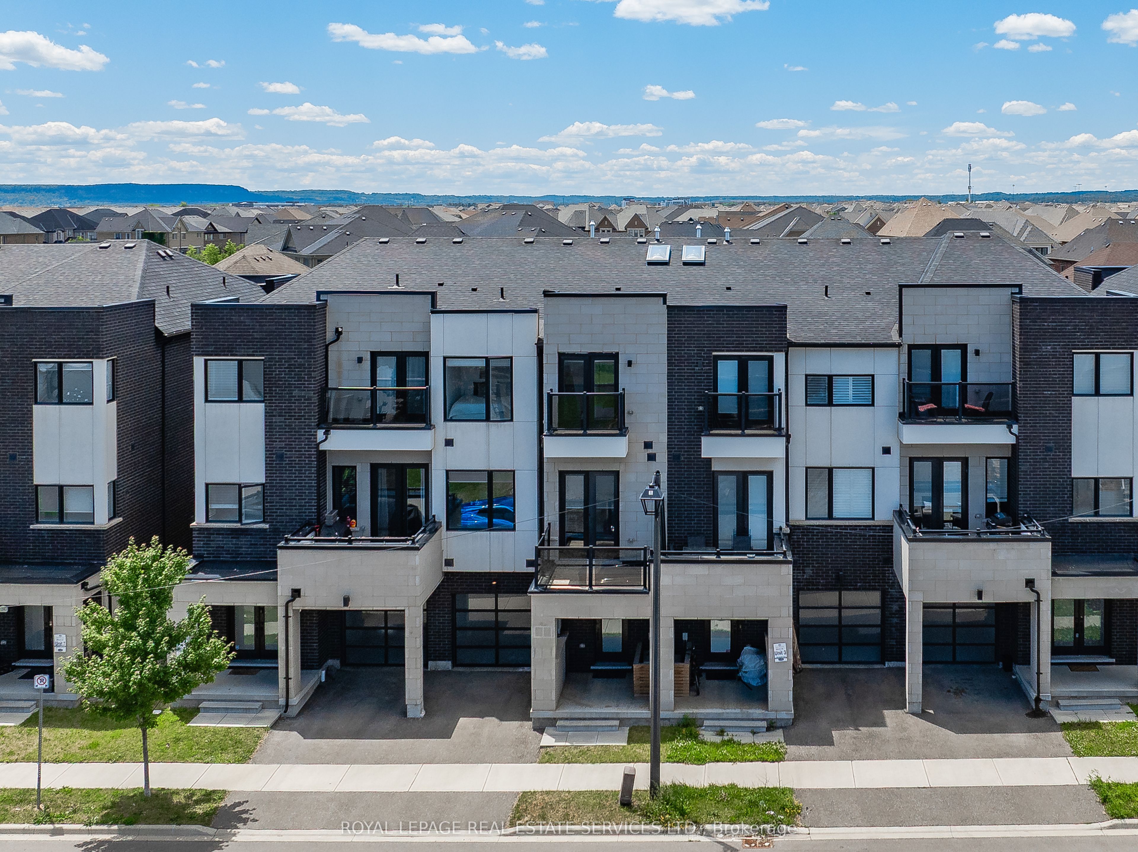 1403 Clarriage Court, Milton, On L9e 1l6