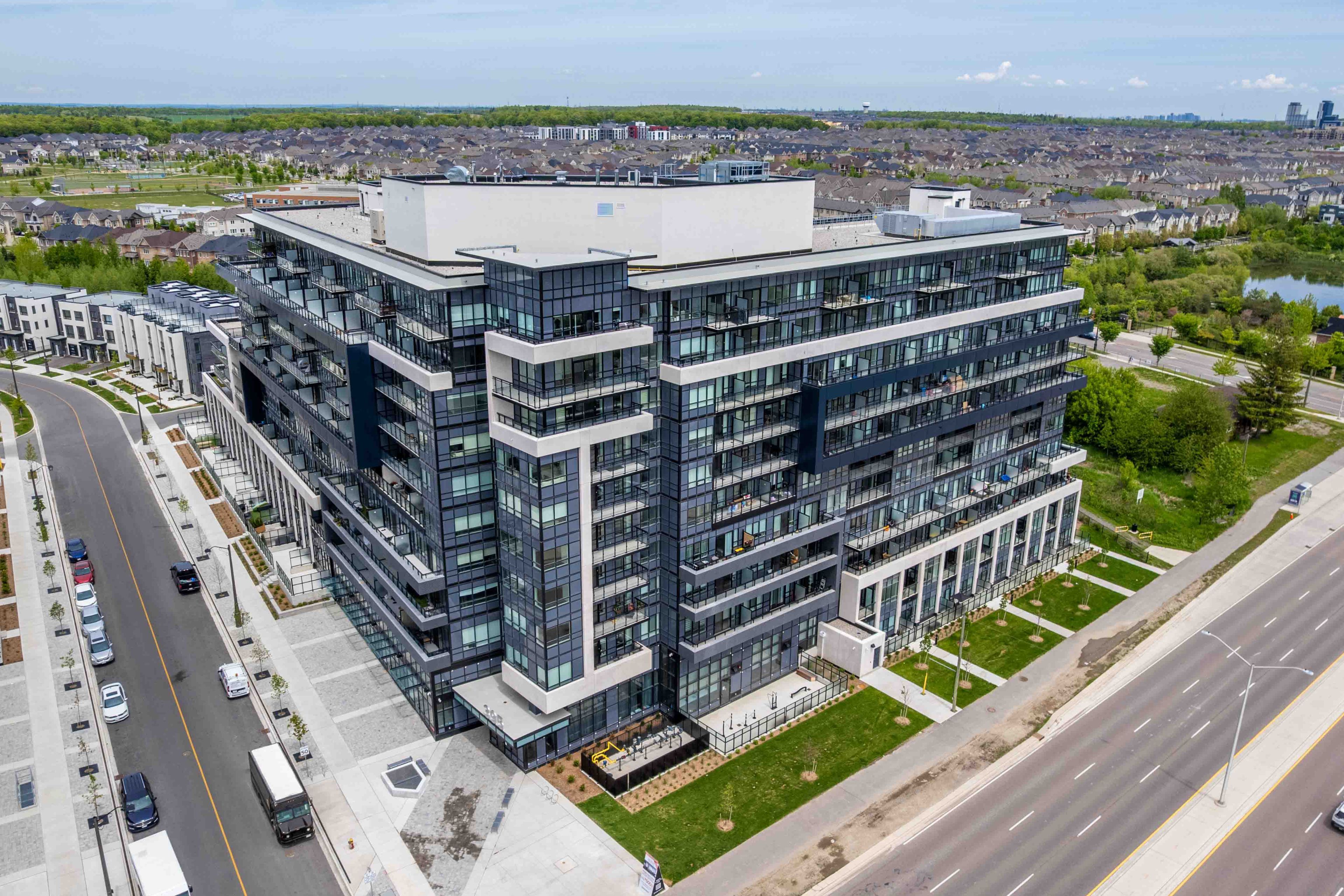 395 Dundas Street 437, Oakville, On L6m 5r8