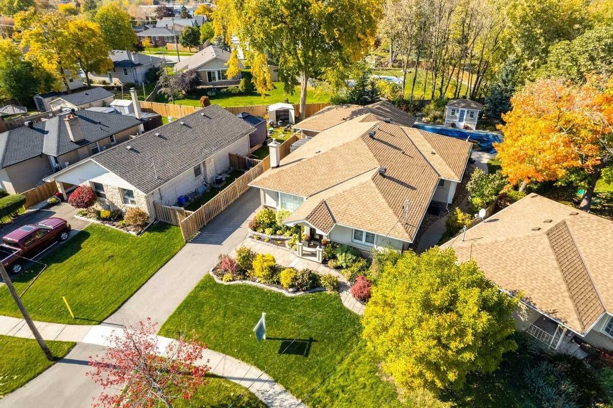 16 Bairstow Crescent, Halton Hills, On L7g 1l8