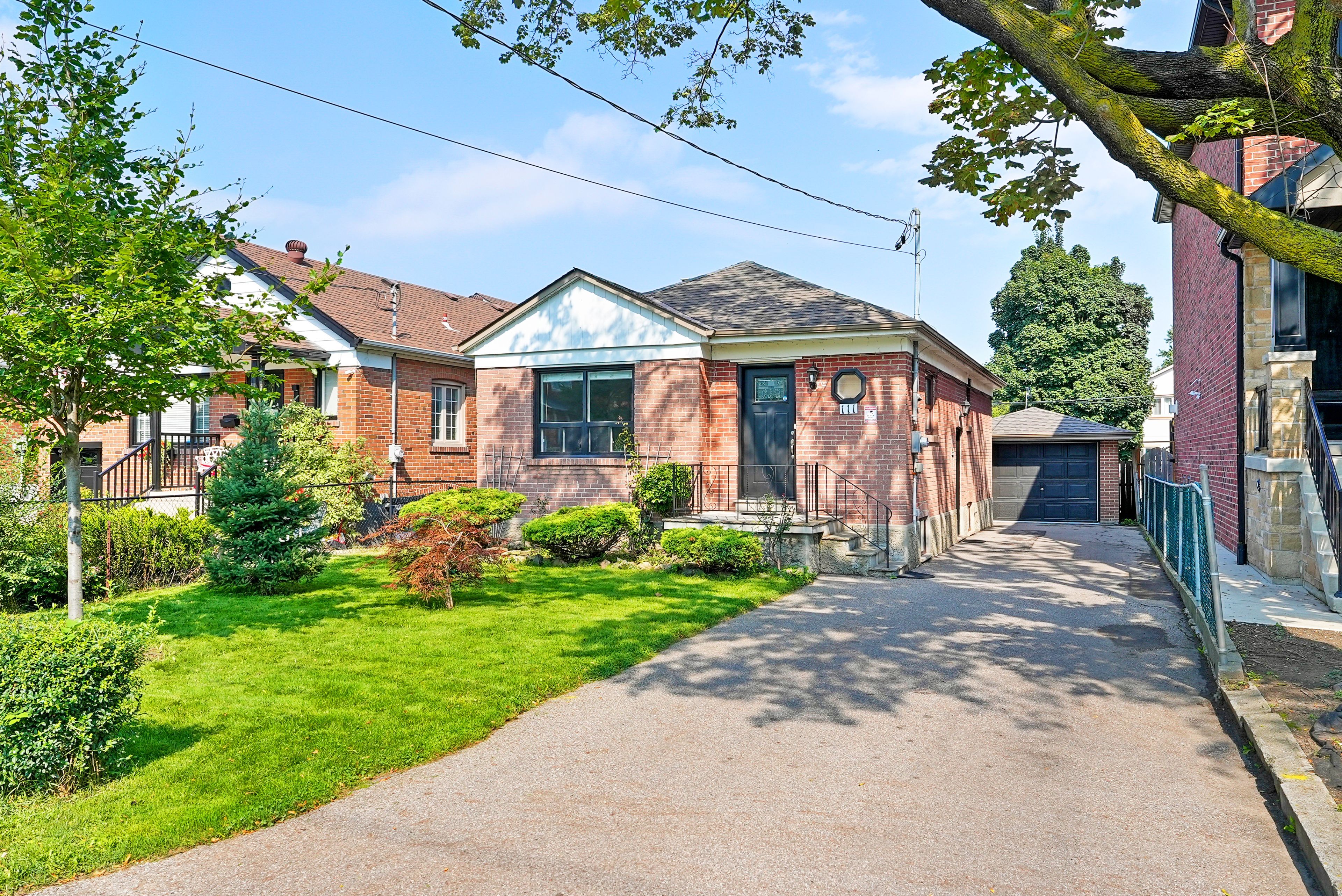 111 Wesley Street, Toronto, On M8y 2w9