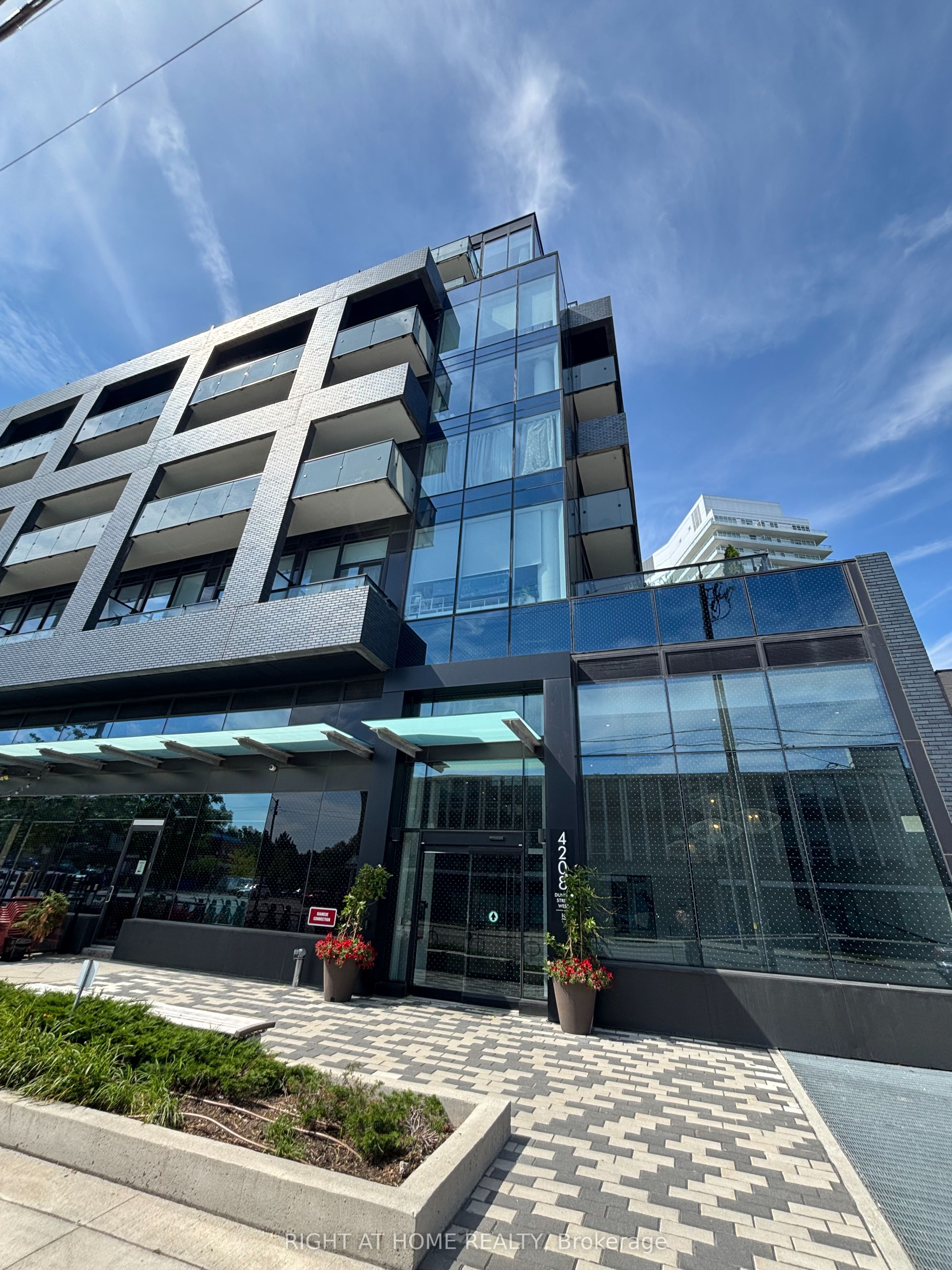 4208 Dundas Street W 317, Toronto, On M8x 1y6