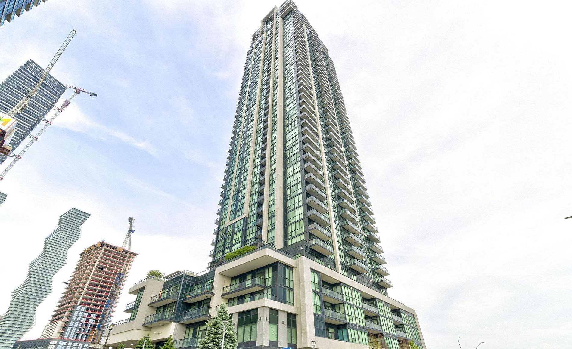 3975 Grand Park Drive 2809, Mississauga, On L5b 0k4