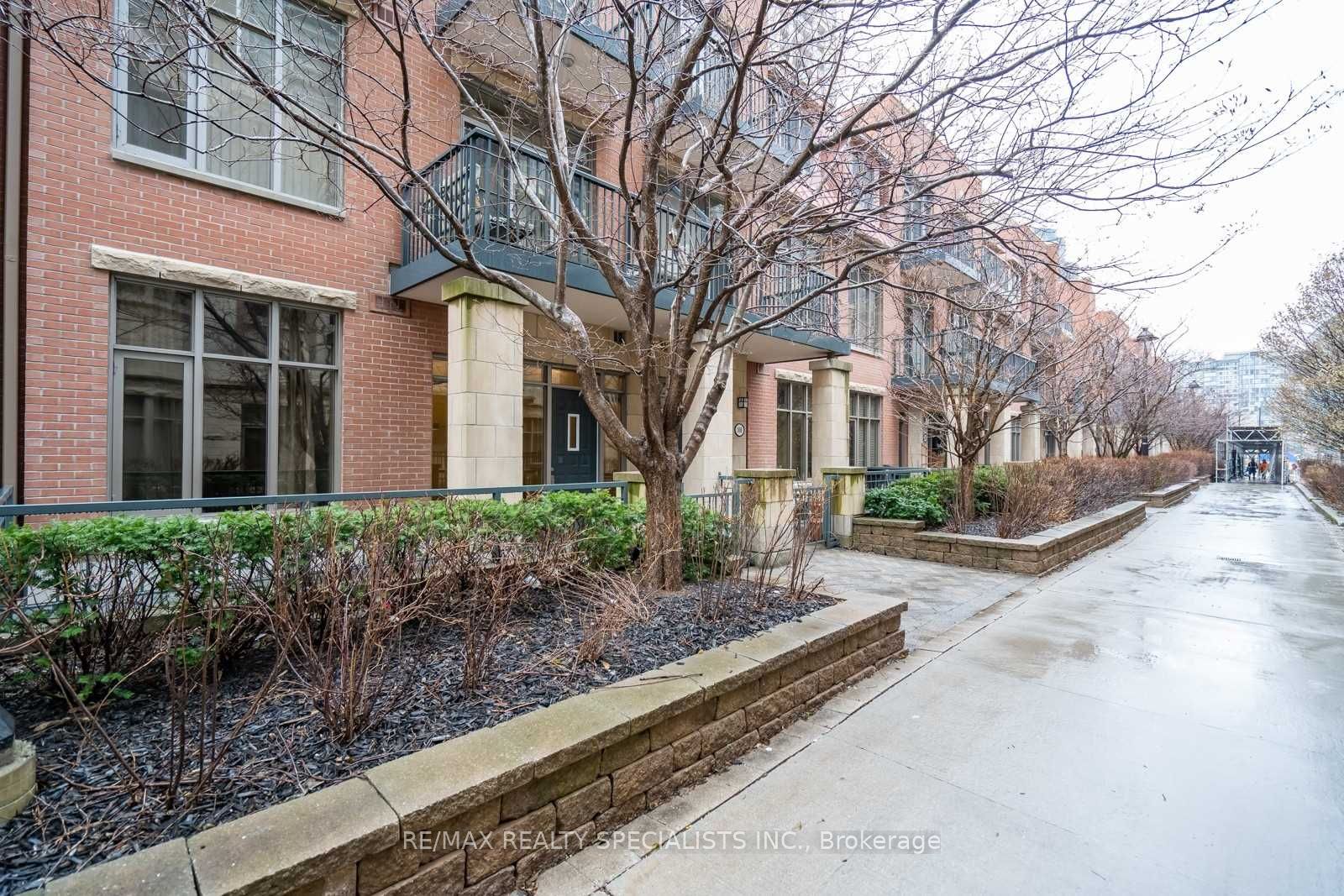 330 Princess Royal Drive 320, Mississauga, On L5b 4p7