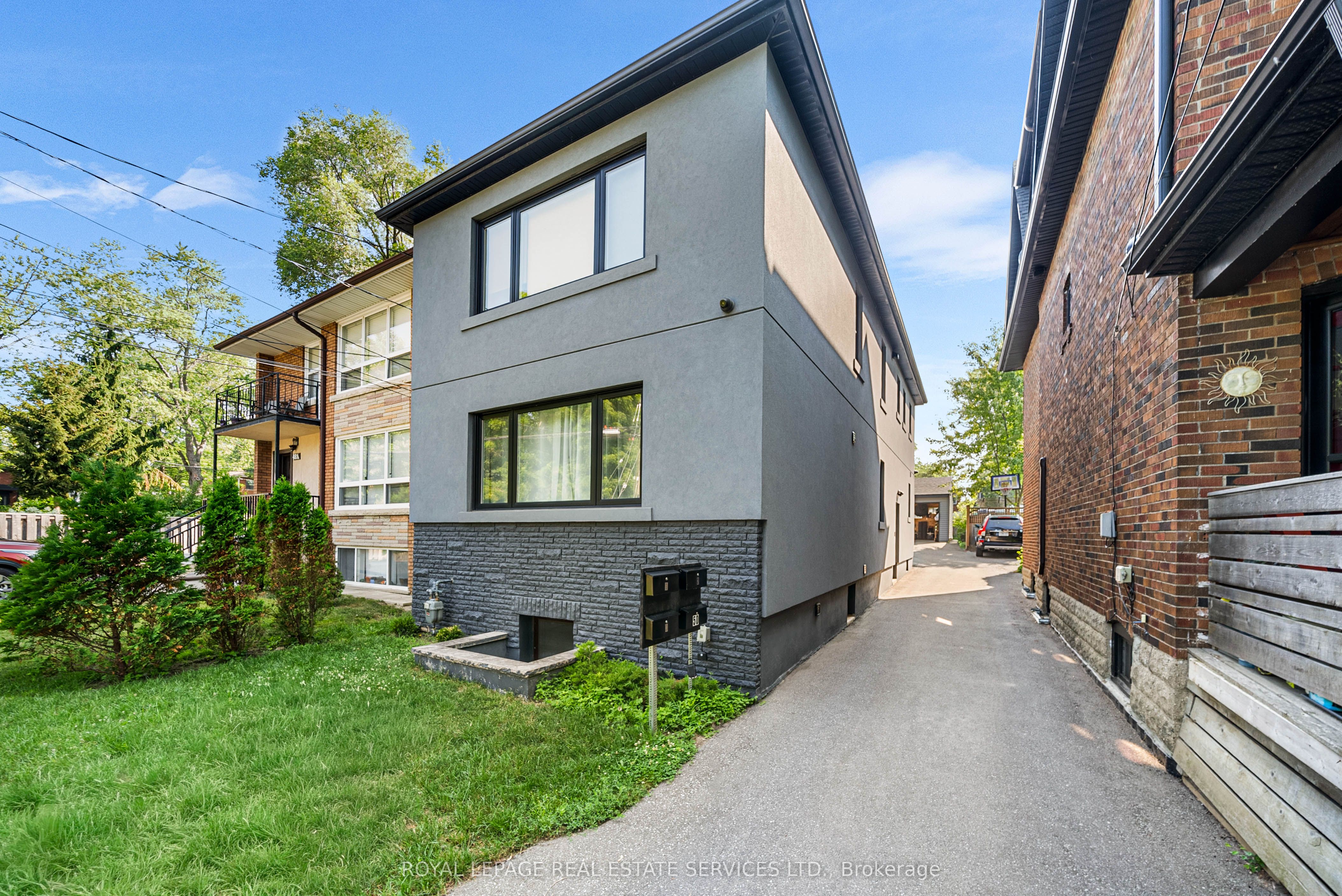 50 Arcadian Circle, Toronto, On M8w 2y9