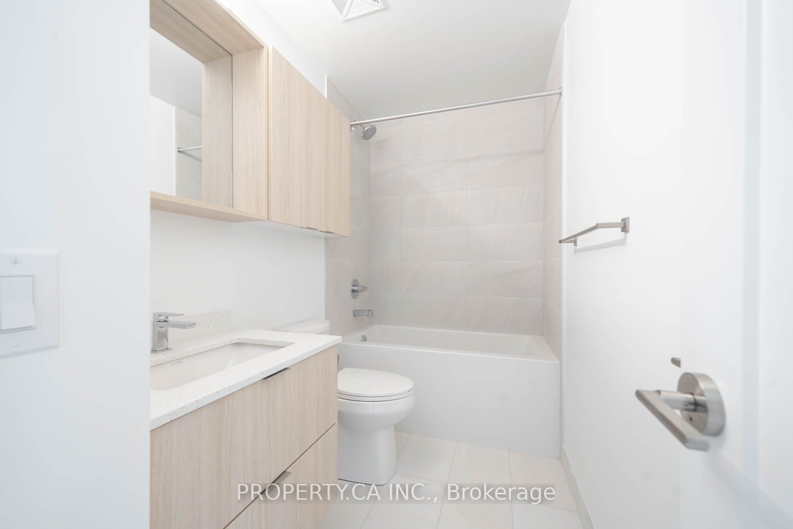 5105 Hurontario Street 1406, Mississauga, On L4z 3x7
