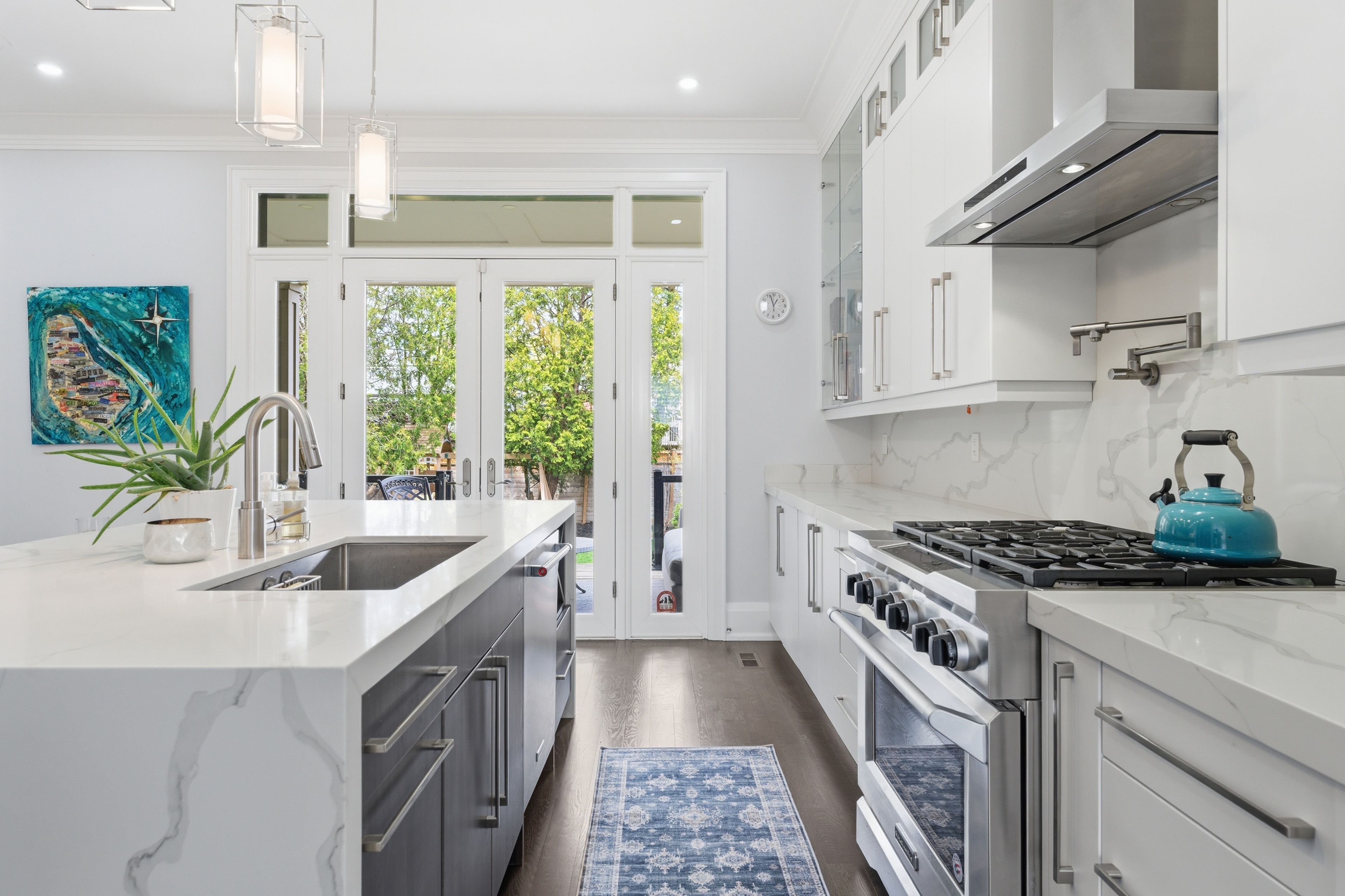 130 Edgecroft Road, Toronto, On M8z 2c3