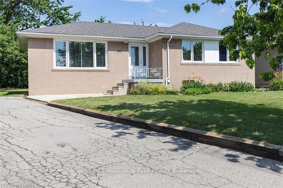 572 Weynway Court (Basement), Oakville, On L6l 4g7