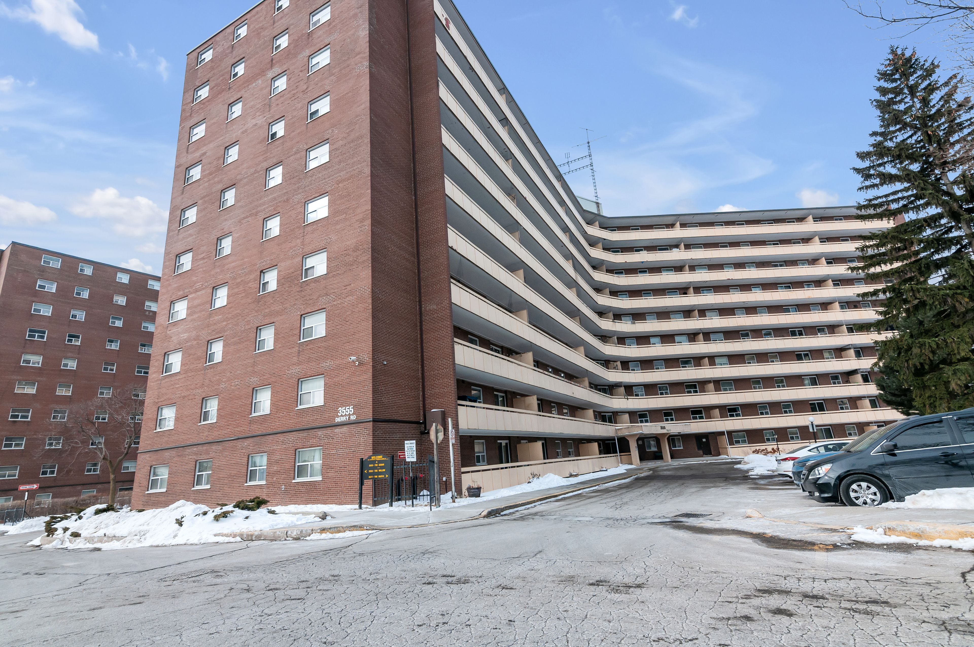 3555 Derry Road E 402, Mississauga, On L4t 1b2