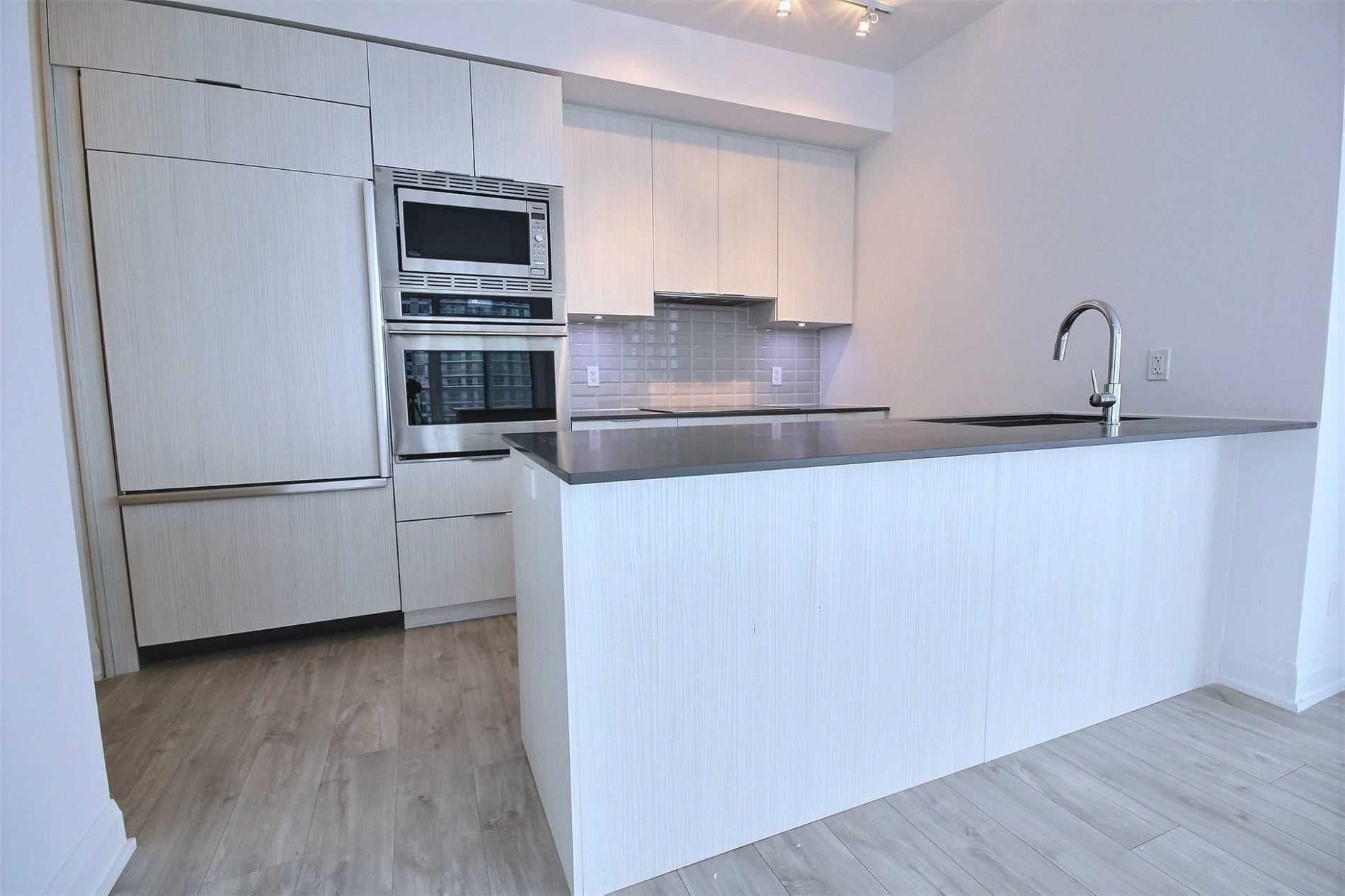 56 Annie Craig Drive 1703, Toronto, On M8v 0c5