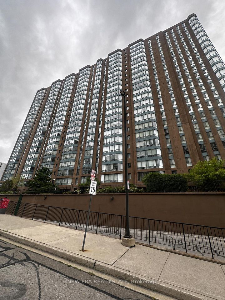 115 Hillcrest Avenue 1912, Mississauga, On L5b 3y9