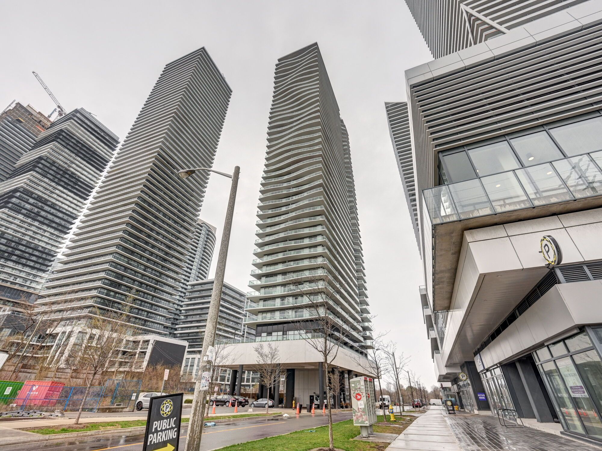 33 Shorebreeze Drive Lph3704, Toronto, On M8v 0g1
