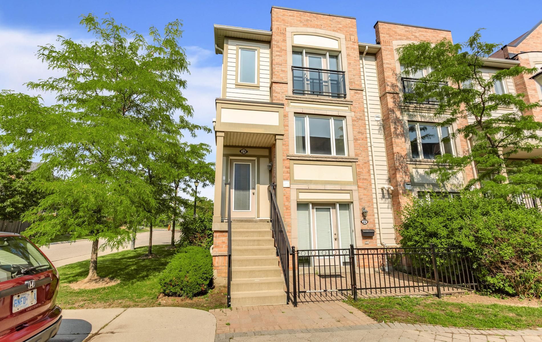 5650 Winston Churchill Boulevard 24, Mississauga, On L5m 0l8