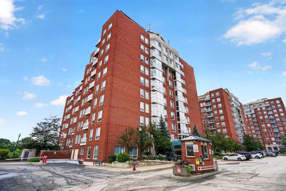 60 Old Mill Road 702, Oakville, On L6j 7v9