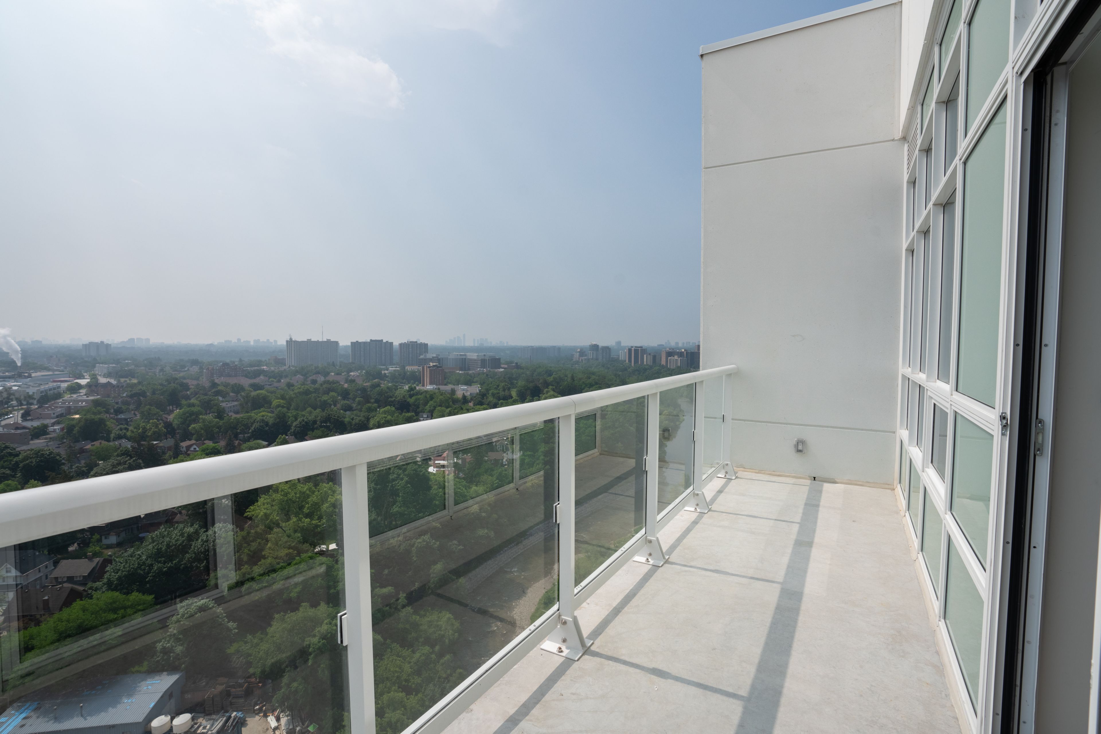 10 Wilby Crescent 2202, Toronto, On M9n 0b6