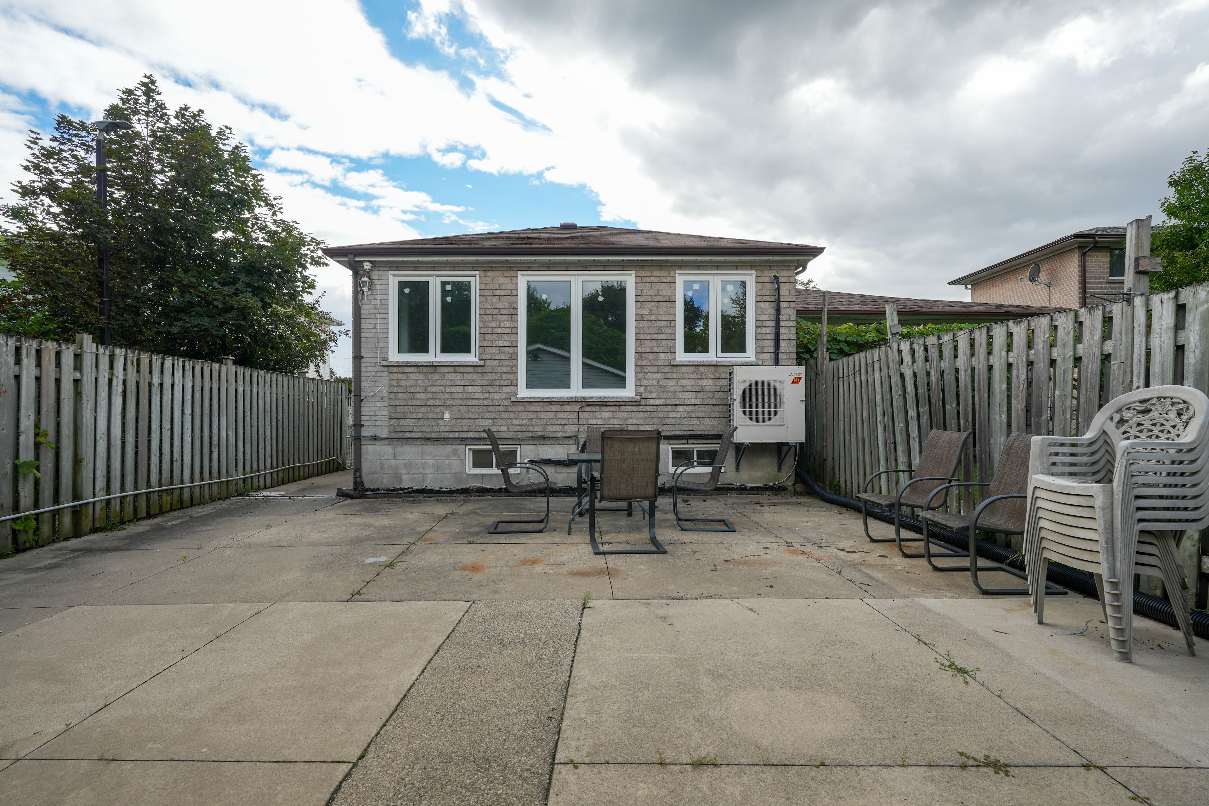 674 Abana Road Room #3, Mississauga, On L5a 1h4