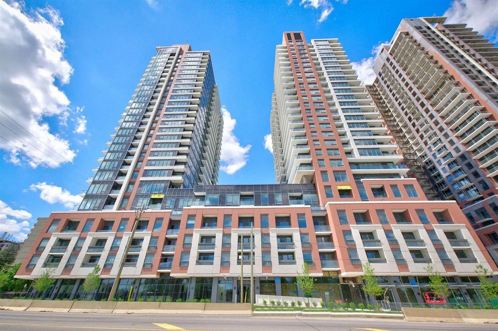 4010 Eglinton Avenue W 1916, Toronto, On M9a 0g5