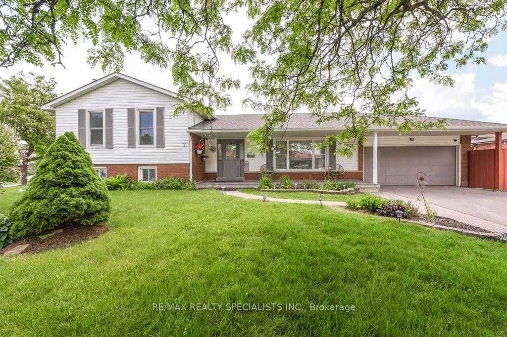 2 Marchbank Crescent, Brampton, On L6s 3b1