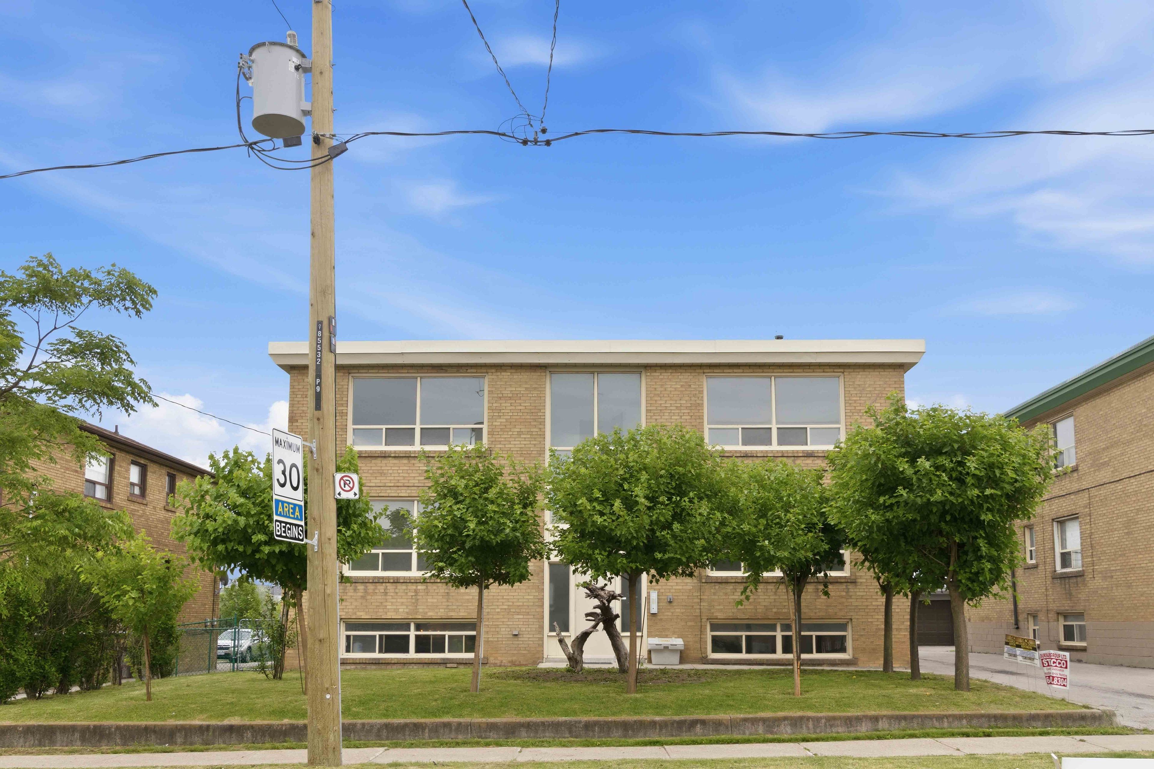 9 Allenby Avenue 1, Toronto, On M9w 1s5