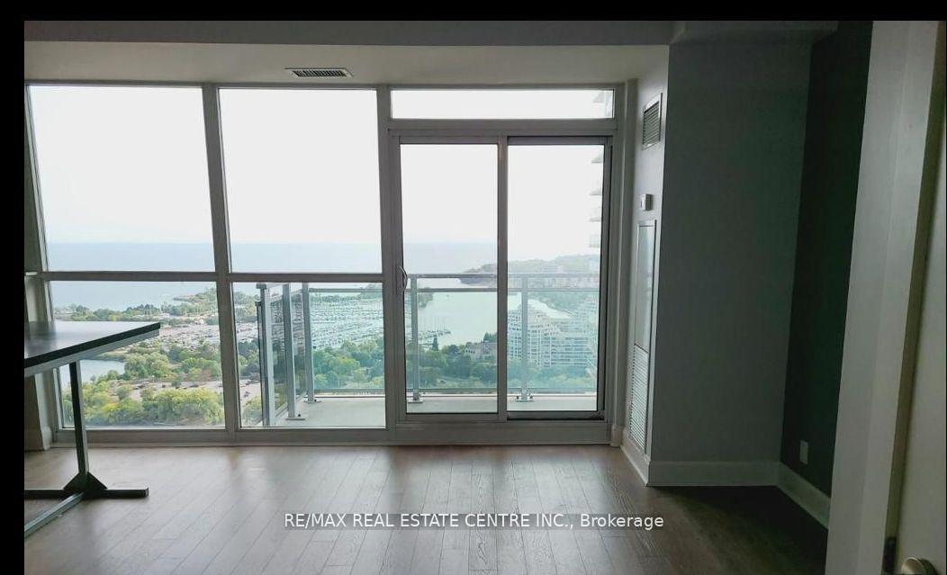 33 Shore Breeze Drive 3011, Toronto, On M8v 0g1