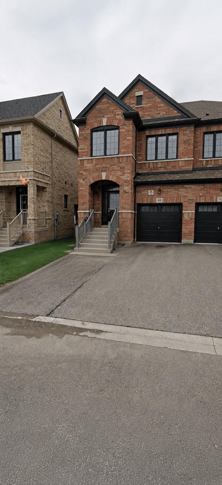 44 Fordham Road, Brampton, On L6y 6k2