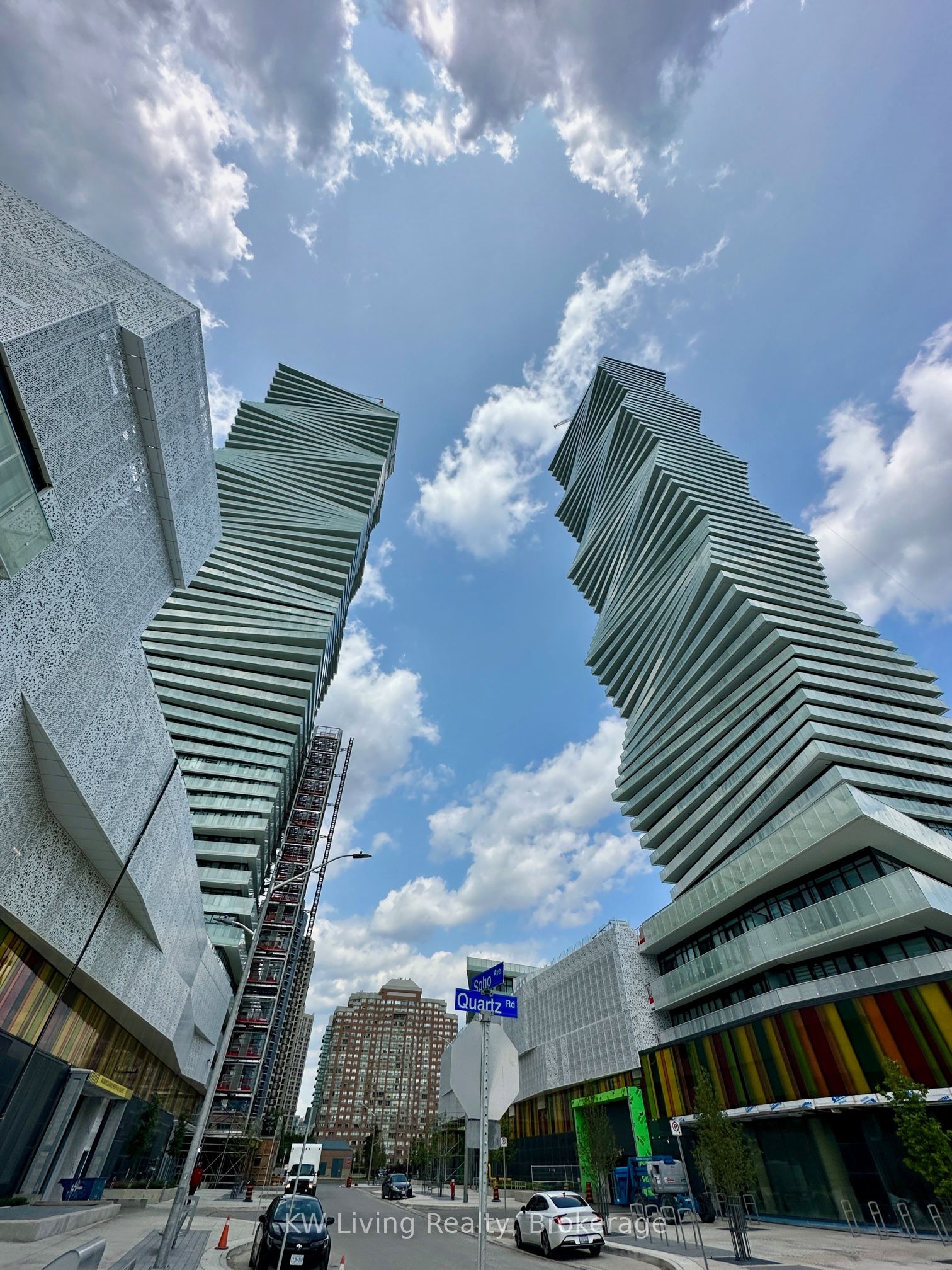 3883 Quartz Road 2204, Mississauga, On L5b 0m4