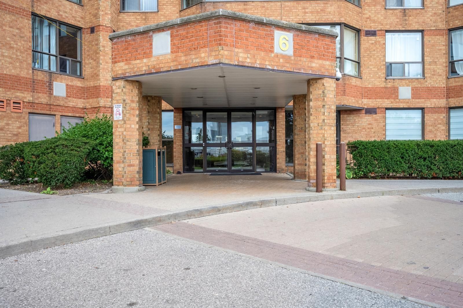 6 Humberline Drive 417, Toronto, On M9w 6x8