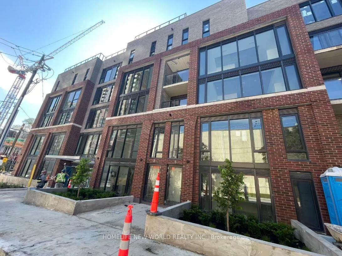 1 Vine Avenue 102, Toronto, On M6p 0c8