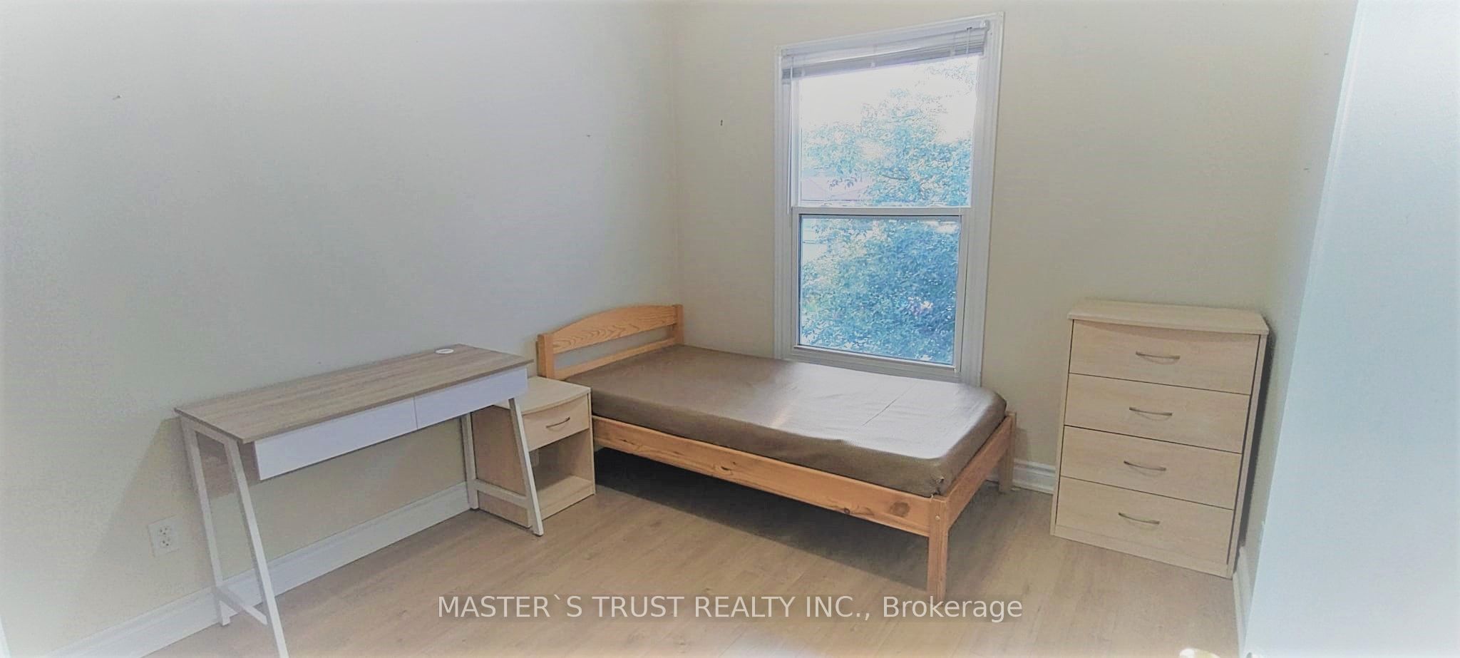 95 Orsett Street Rm 2, Oakville, On L6h 2p1