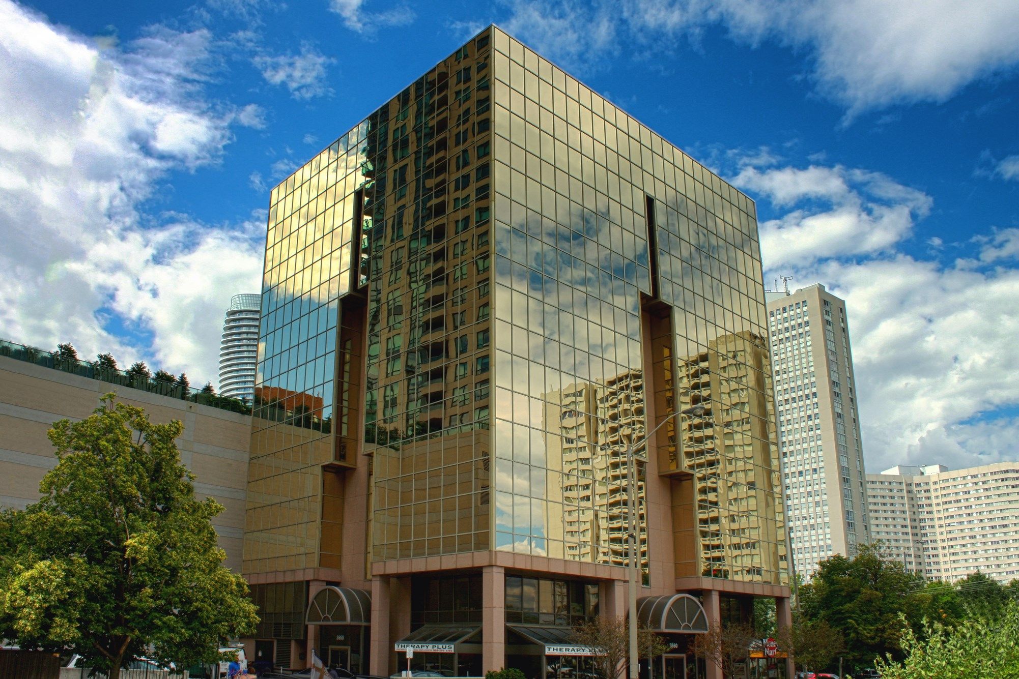 3660 Hurontario Street 608, Mississauga, On L5b 3c4