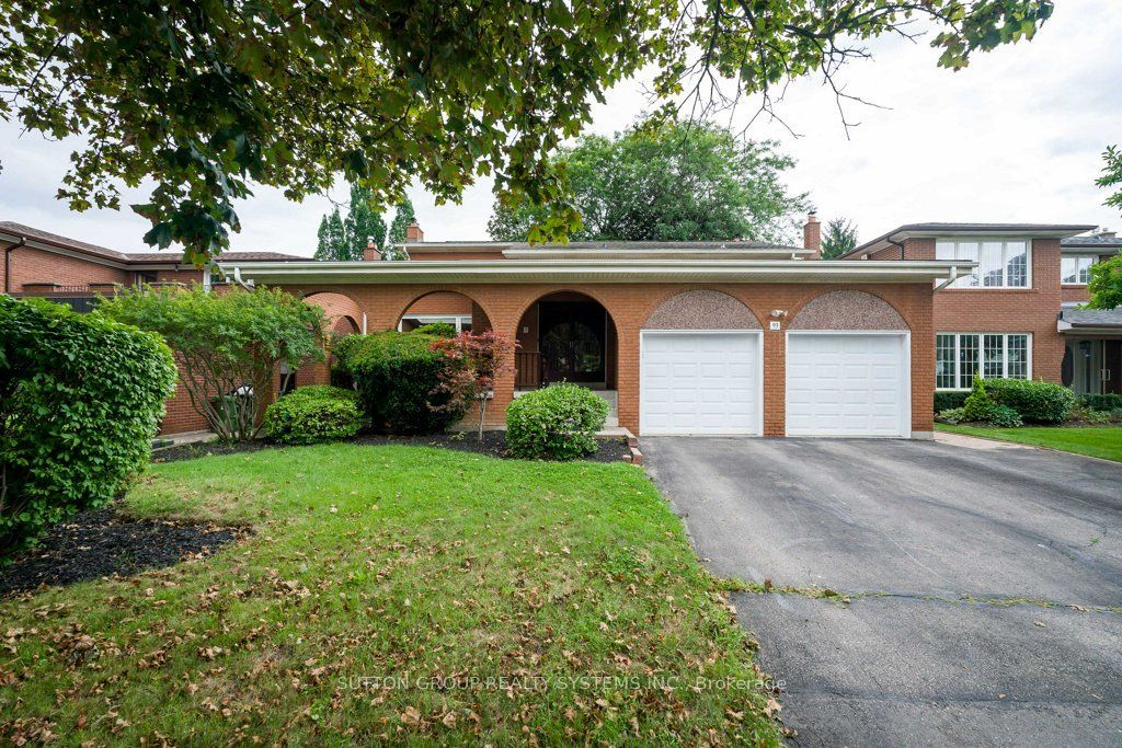 93 Poplar Heights Drive, Toronto, On M9a 4z3