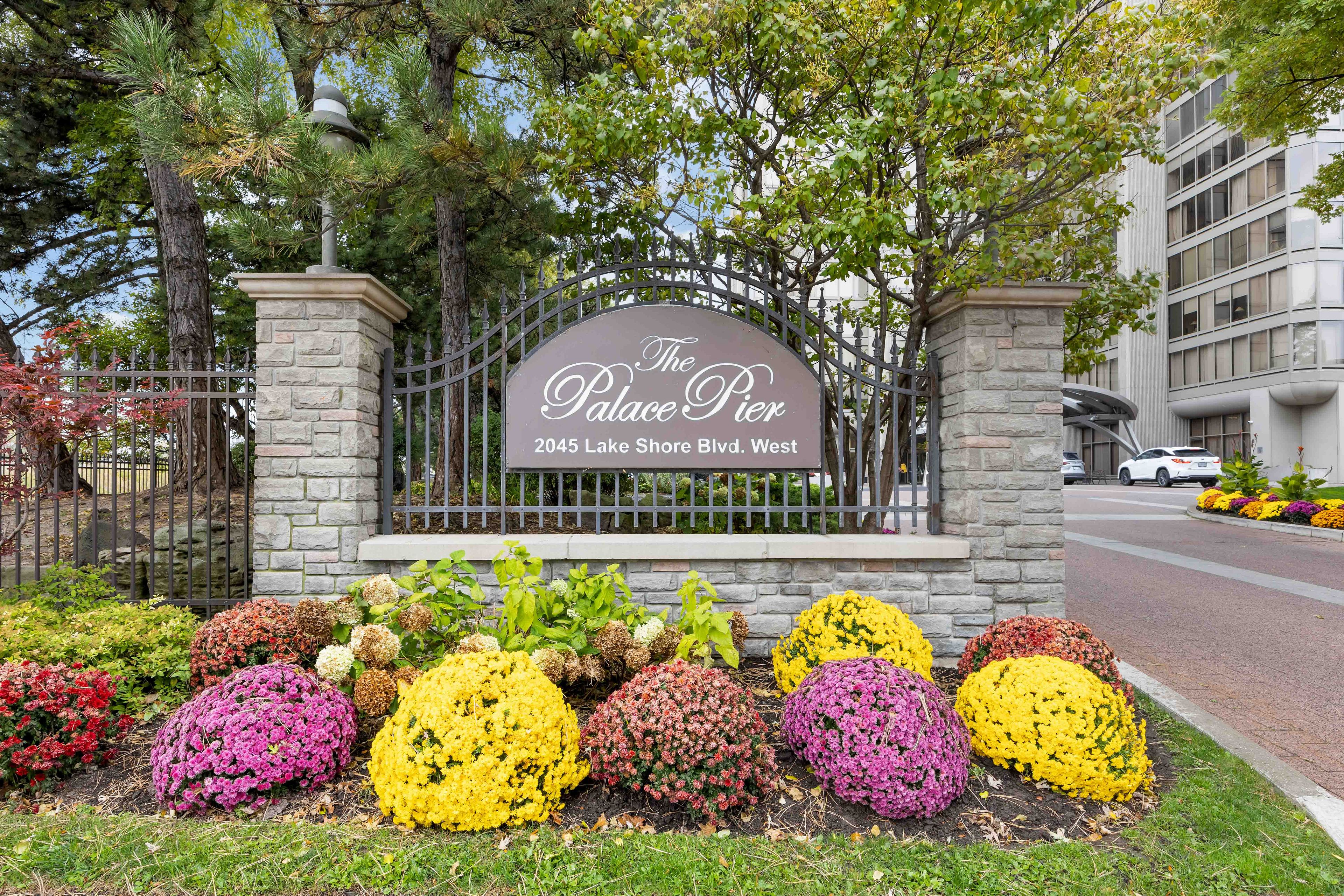 2045 Lake Shore Boulevard W 2904, Toronto, On M8v 2z6