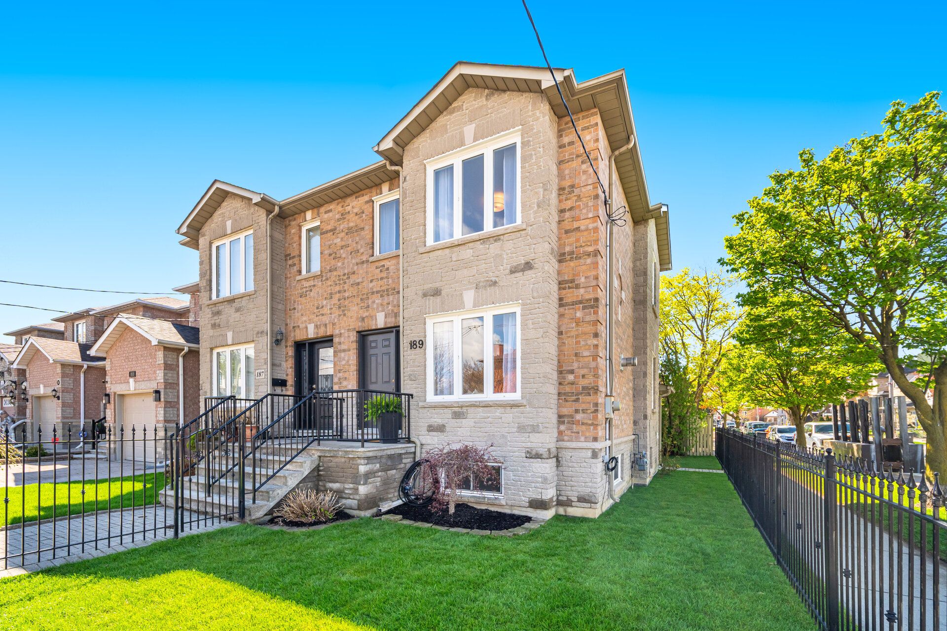 189 Aileen Avenue, Toronto, On M6m 1g1