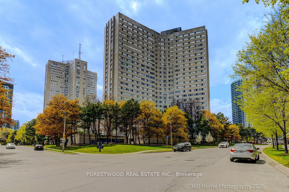3700 Kaneff Crescent 2202, Mississauga, On L5a 4b8