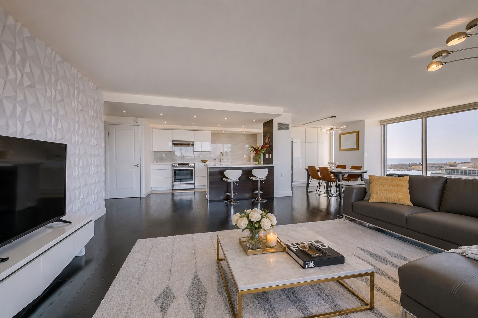 2045 Lake Shore Boulevard W 1607, Toronto, On M8v 2z6