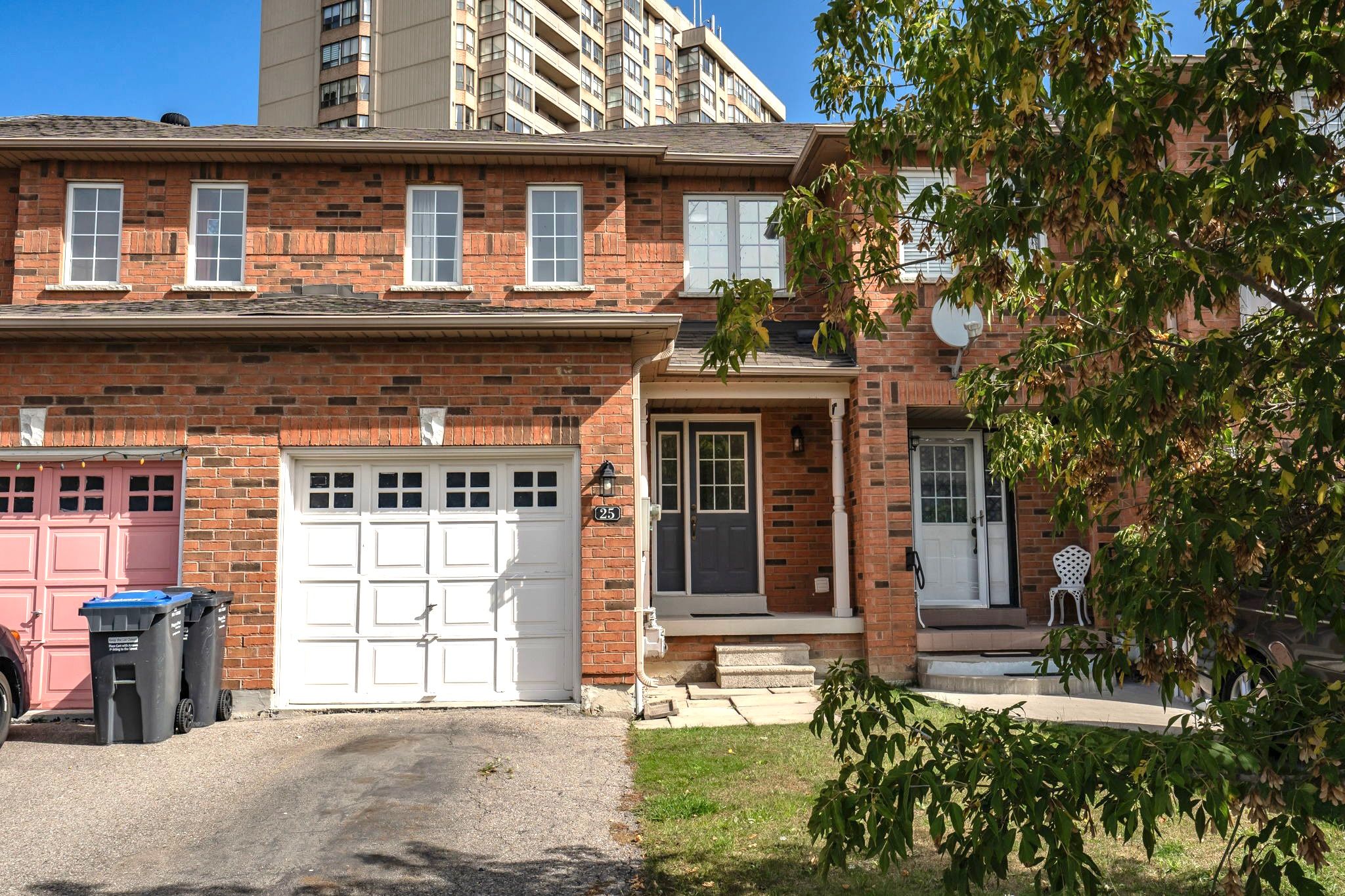 25 Berkindale Court, Brampton, On L6y 5g1