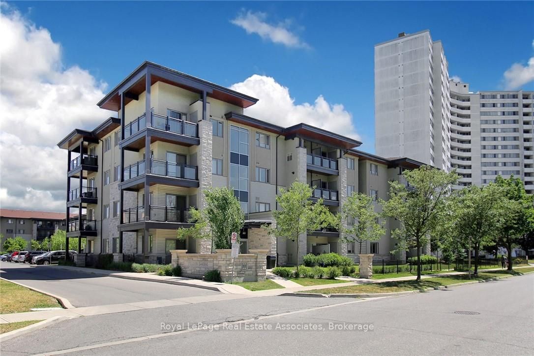 570 Lolita Gardens 327, Mississauga, On L5a 0a1
