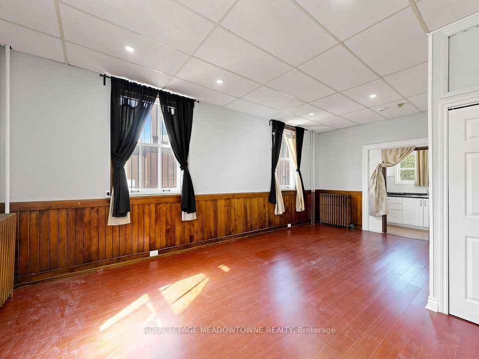 70 Mill Street 7, Halton Hills, On L7g 2c9