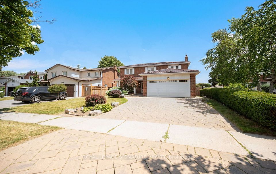 1892 Beechknoll Avenue, Mississauga, On L4w 2g3